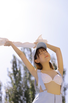 年轻女教师2高清观看